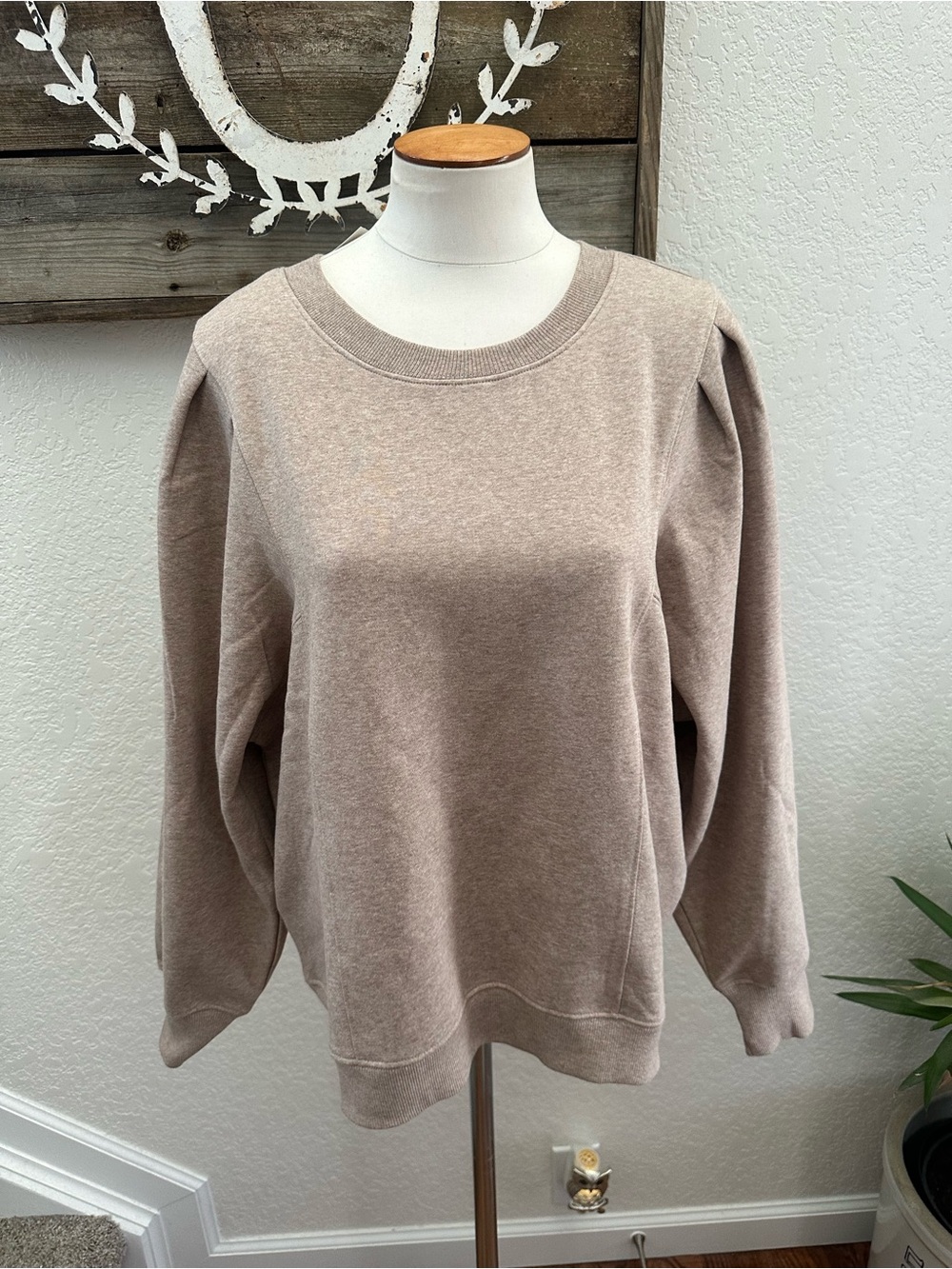 LOFT Women's Taupe tan Crewneck Sweatshirt with puff sleeves size L NWT
